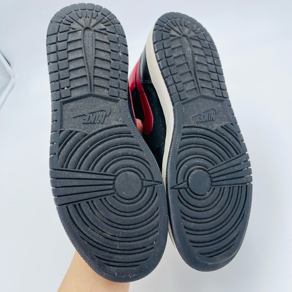 Nike Jordan 1 Retro Mid Gym Red Sneakers - Picture 10 of 12